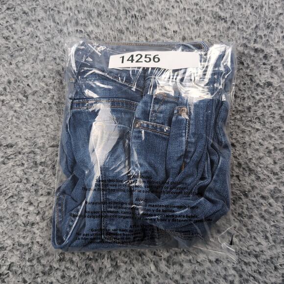 LL Bean Jeans Women 10 Blue Classic Fit Straight Leg Mom Normcore Casual Denim - Picture 10 of 10